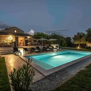 Villa Mas Sainte Croix 4 Etoiles - Prestige - Piscine Chauffee - - Mont Ventoux - Provence, Vaison-la-Romaine